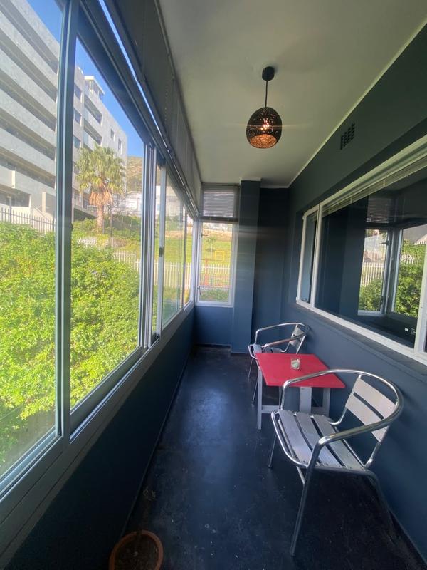 To Let 1 Bedroom Property for Rent in Sea Point Western Cape